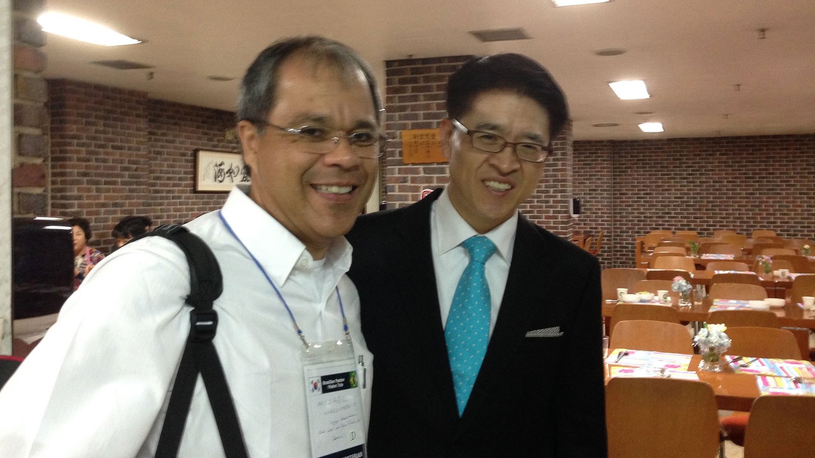 Eu e Rev. Sung Sob Yoo no refeitório da Igreja Shungshin